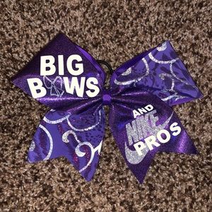 GREAT CONDITION CHEER BOW